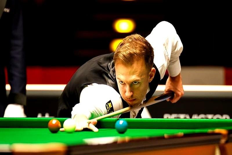 比赛刚结束，特鲁姆普轻松晋级，展现了强劲状态。他打出135、89、78几杆好