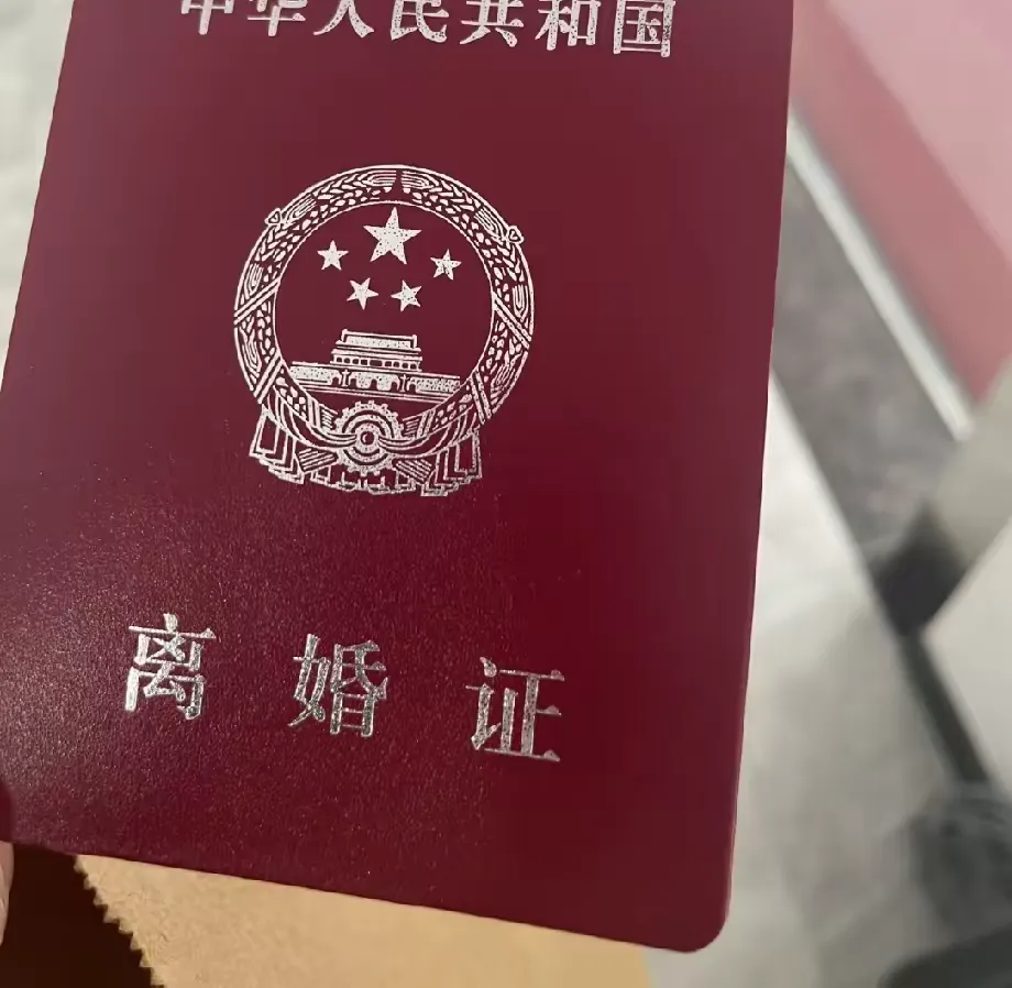 结婚第二天，婚检报告出来，我朋友当场傻了眼。上星期，他办了离婚。问他图什么这么急，他说妻子是“石女”