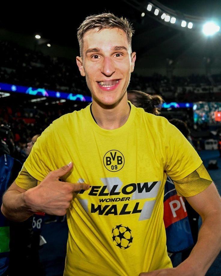 BILD：如果施洛特贝克离开多特蒙德，他最想去的球队是皇马。皇马也在考虑签下他，