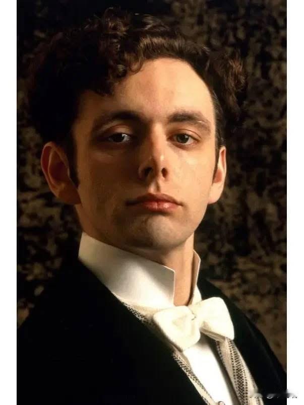 英国影星花百万，帮900乡亲还清欠款2025年3月，英国影星迈克尔·辛干了一