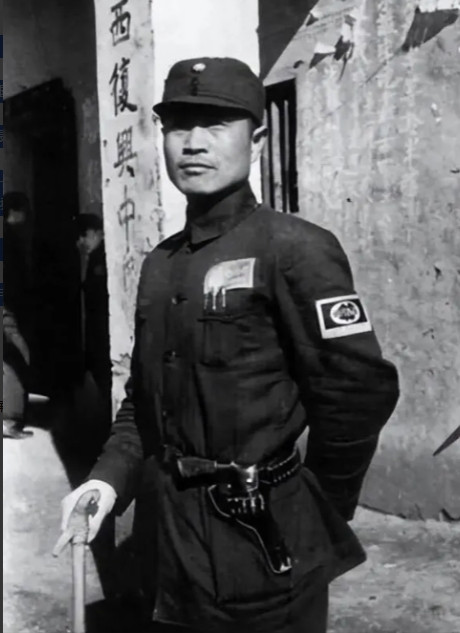 国军将帅中，最被高估的应该杜聿明了。他带兵练兵虽说一流，手下第五军曾在全国军事训