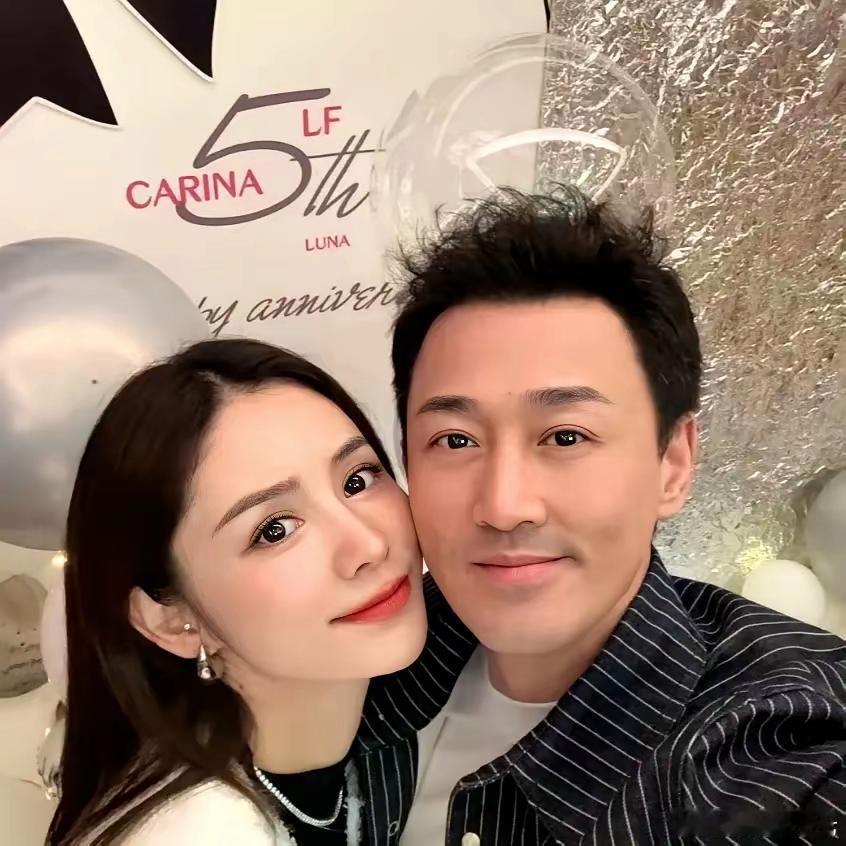 这两口子挺有意思的张馨月在上海管家庭林峯在香港打拼事业夫妻一年见不到几次只有假