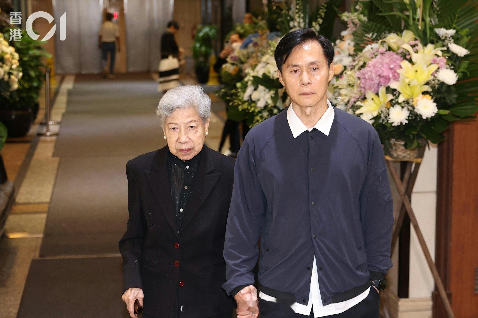 周骢设灵｜罗兰忆故友一度哽咽：明白有啲病冇得医|香港01香港资深演员周骢（原