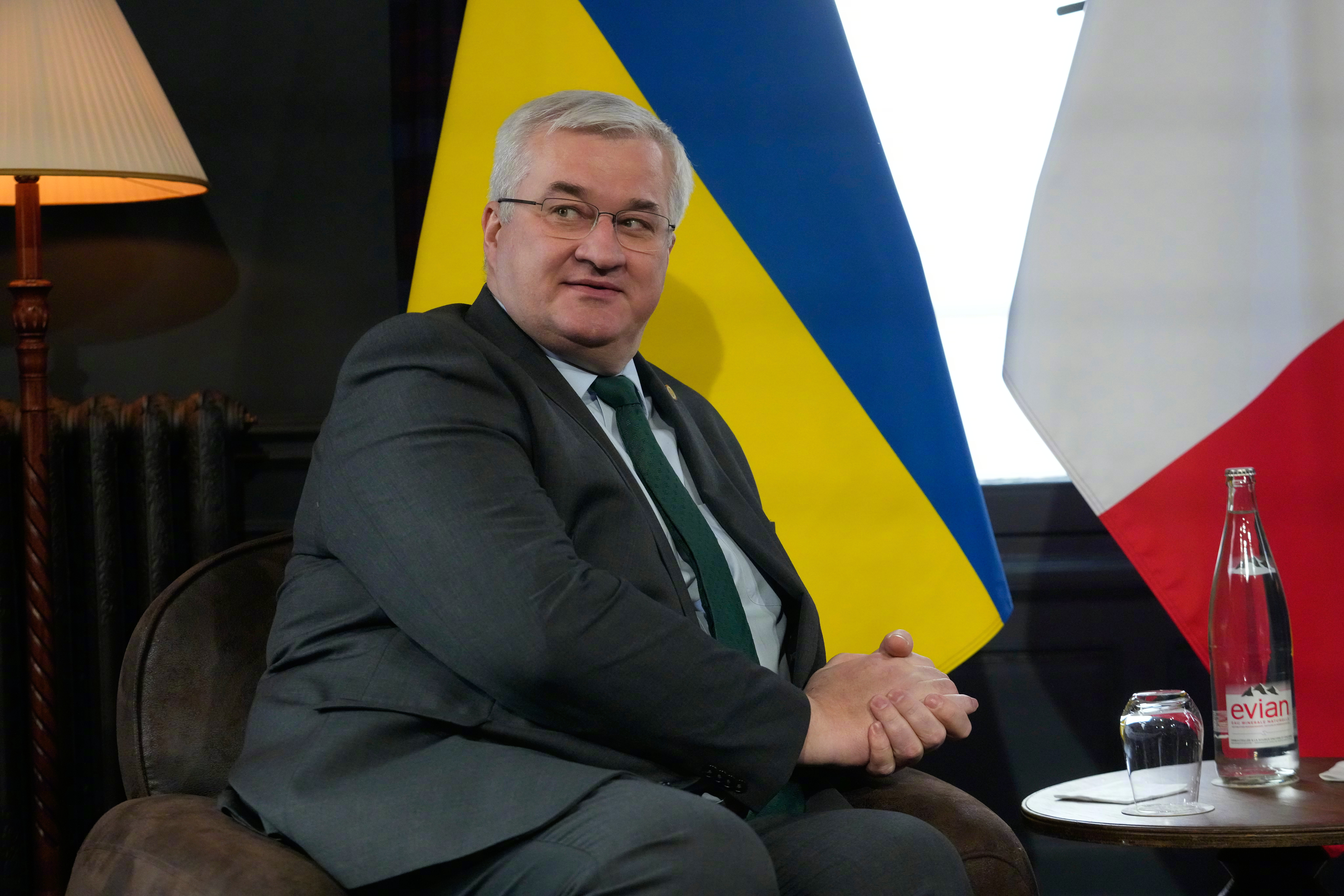 【#乌克兰请求土耳其主办乌俄峰会#】据路透社4月22日报道，乌克兰外长安德烈·瑟