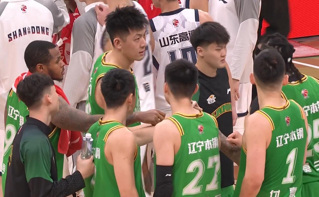 失望！辽宁队3连败，赵继伟十分失落，提前离开赛场CBA常规赛第十八轮，迎来