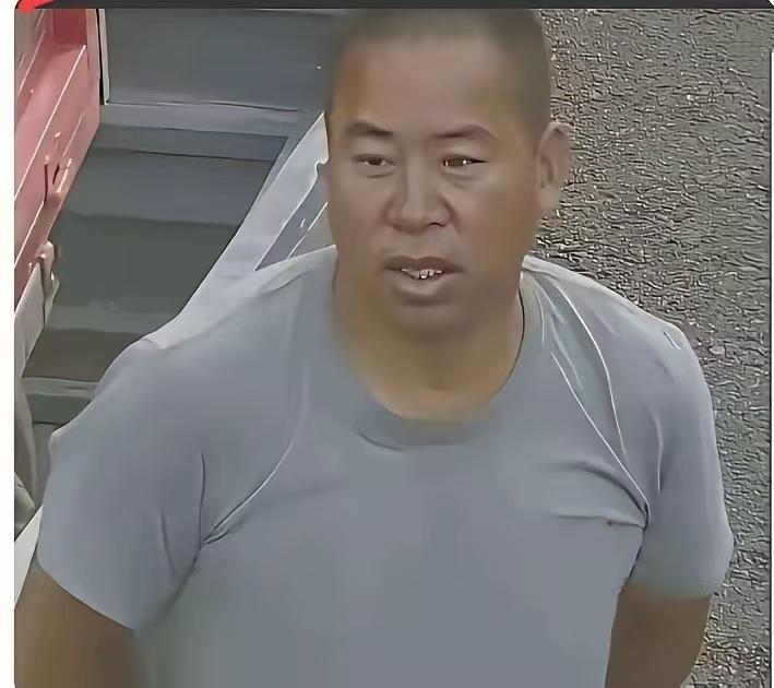 谁能想到，这个面相看上去一脸老实相的男人会犯下如此滔天大罪，很多人看到他