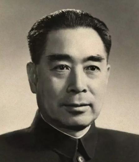 1999年周秉建请张学良为周总理纪念馆题词，张学良答应写字却坚持无法签上自己的名