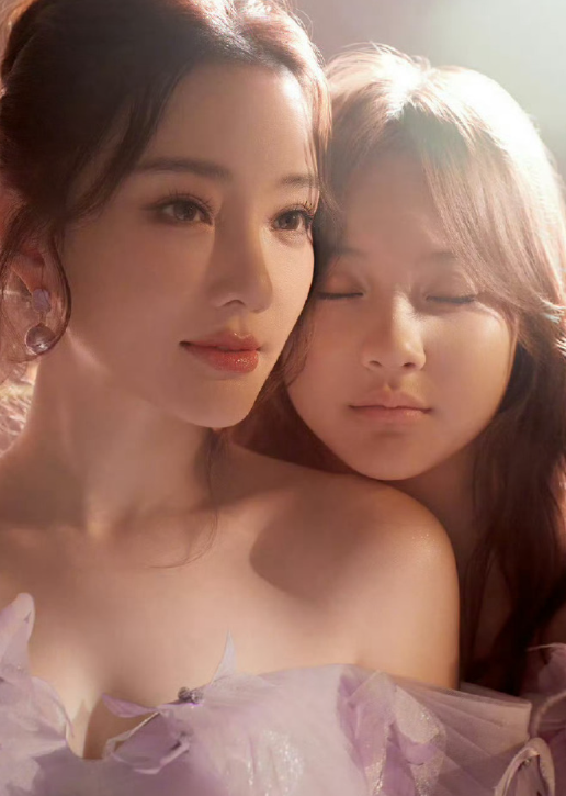 不得不说李小璐的基因实在是优秀了