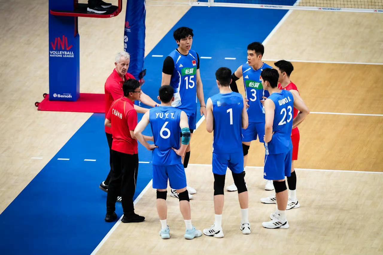 恭喜中国男排，终于迎来了第一场胜利，3-0击败古巴队，第一站（临沂站）的比赛也随