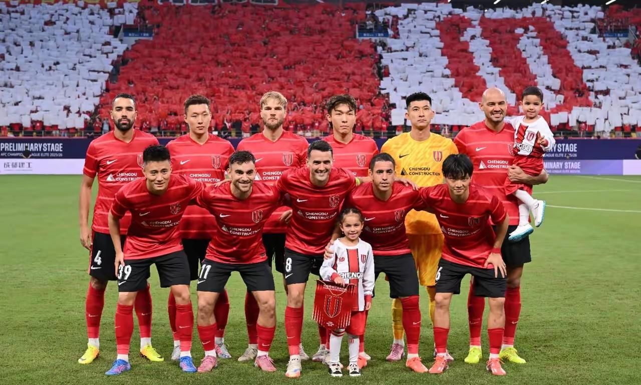 带节奏的话题有多厉害，看看近两日针对成都蓉城的评论就知道了。时不时就要吃顿散伙