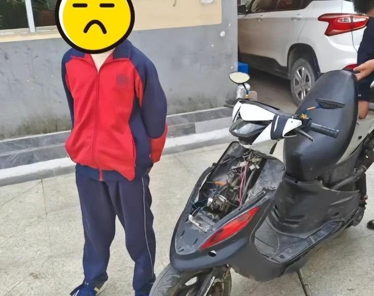 17岁少年酒后无证驾驶摩托身亡，家属索赔111万！法院判了：餐厅赔10.9万，同