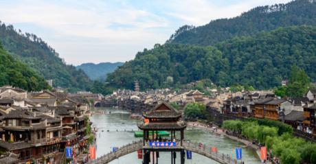 我要跟你说一所学校——湖南铁道职业技术学院。这所学校在专科里面什么地位？我跟你