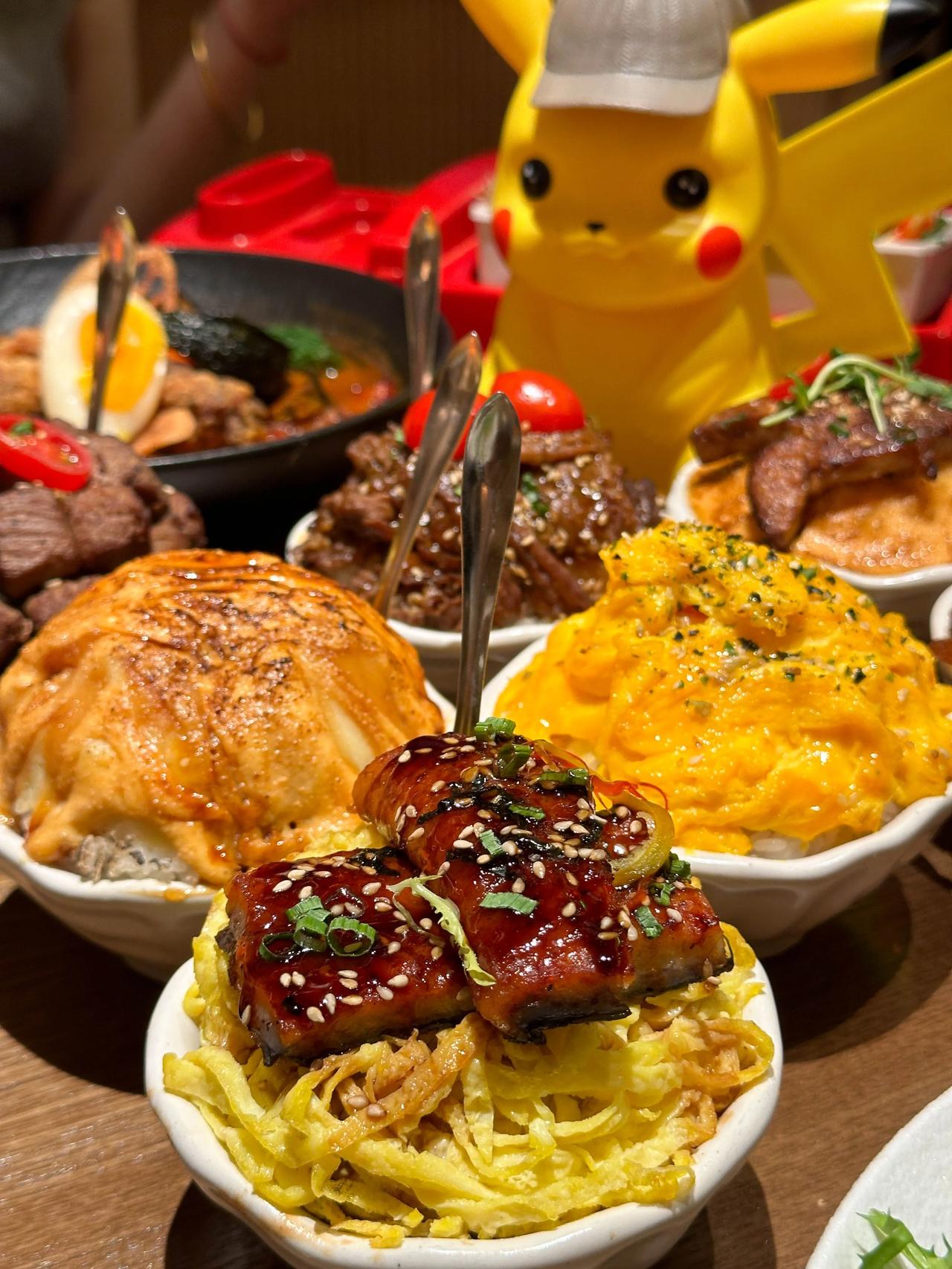 美食真是生活中超棒的调味剂！今日分享几款佳肴。丝瓜炖菌菇很适合伏期后吃，清淡又营