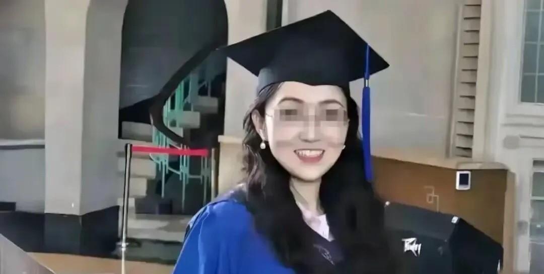 杨某媛者，武大生也，性女！肖同学者，亦武大生也，性男！杨某媛习法，常晒朋友圈，摆