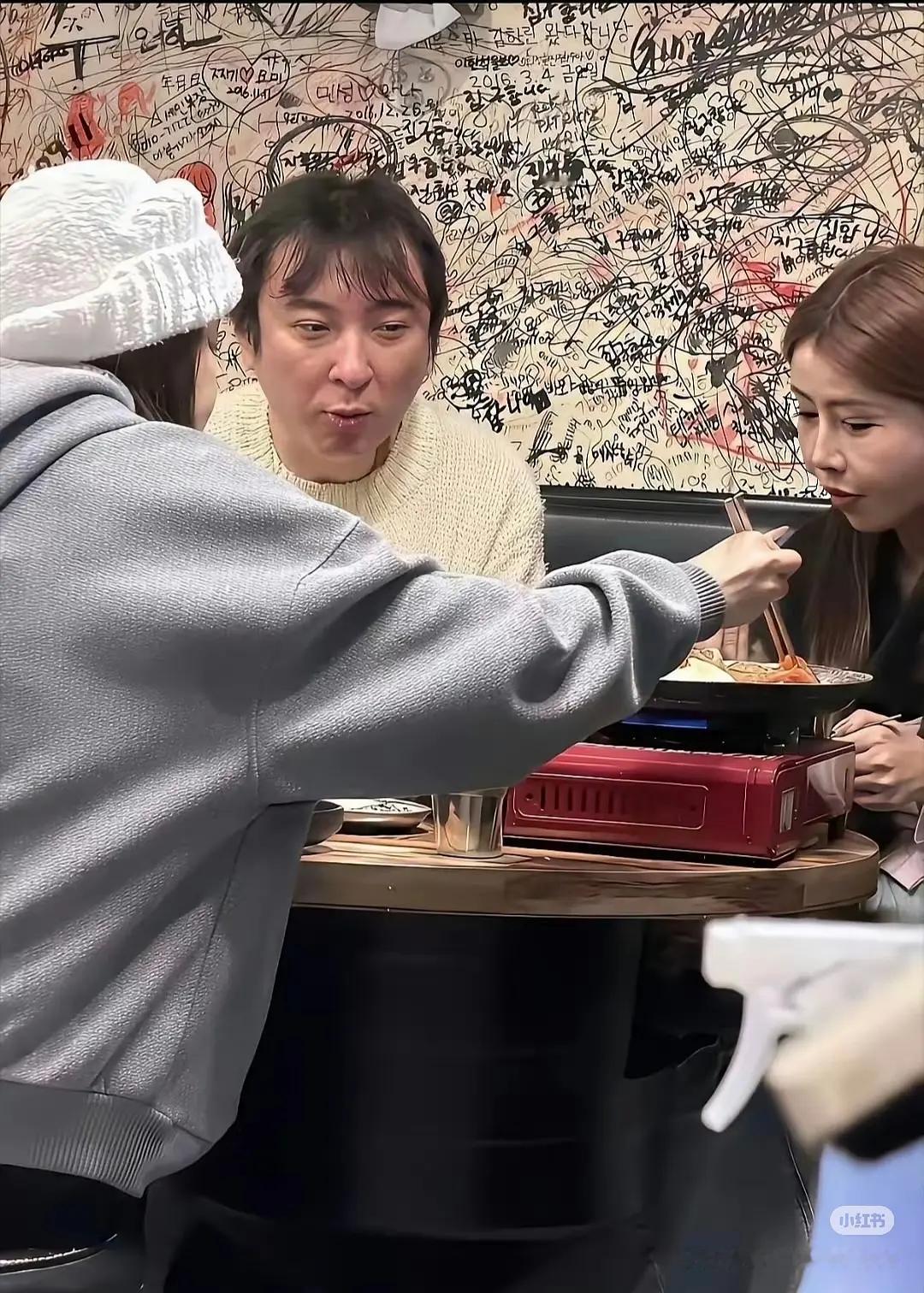 王思聪这咋了…面相好吓人啊