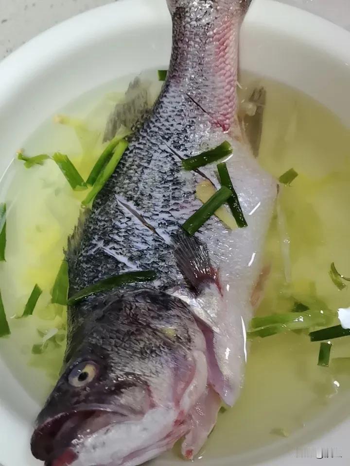 大家过年前大家都把家里打扫得干干净净吗？昨天我扫了一天，只能把厨房，卫生间都打扫