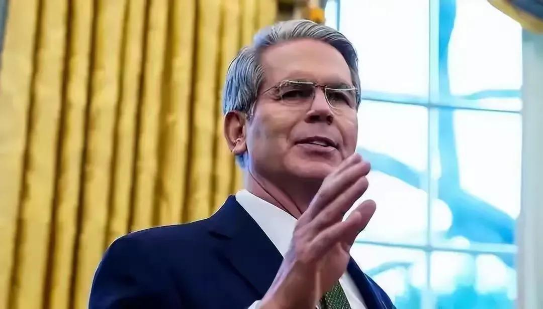 美财长定下时间，盼与中国敲定一份协议，威胁不许变卦，否则报复美财长贝森特放话