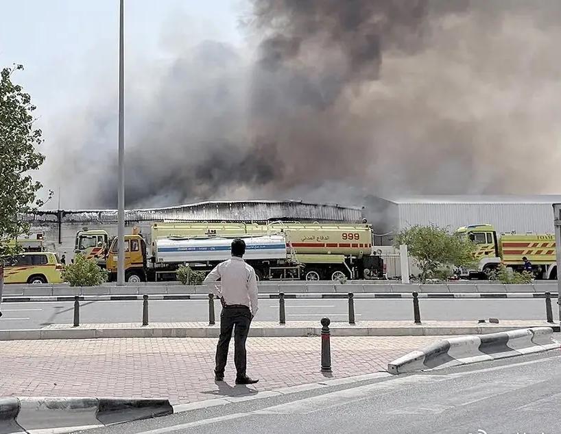 大家都在盯霍尔木兹海峡，以为卡的是石油。但更麻烦的，其实是氦气。这东西没