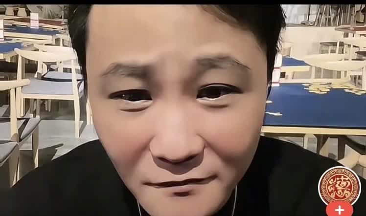 郭德纲，太不地道了！为什么不给闫云达德云社的股份？为什么没在自己别墅房本