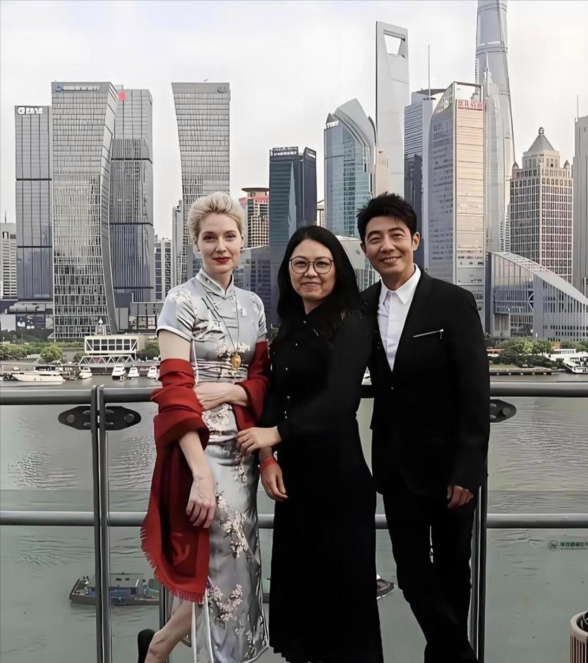 撒贝宁这对龙凤胎，算是彻底把他北大还行的凡尔赛基因给破了，一个北大博士妈，一个北