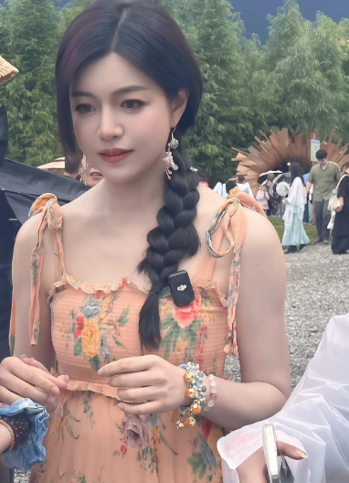 发现没？陈妍希和陈晓离婚后果然不匹配的人离婚后都是解脱，他俩双双回春，陈晓状