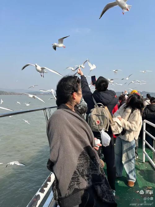 无锡鼋头渚本来就是无锡著名景点之一，又是国内外游客的热点打卡地。尤其是每年从西