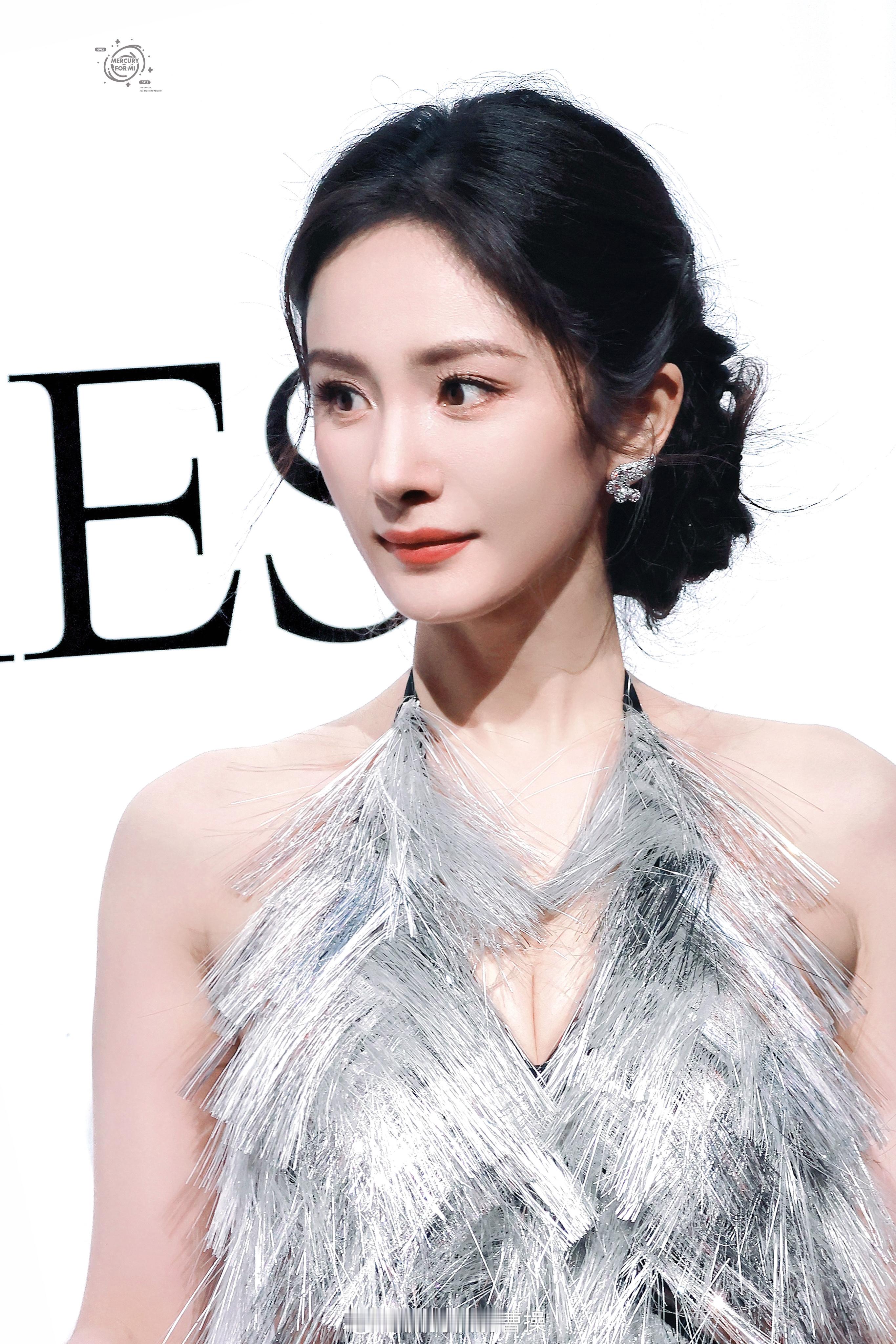 杨幂的五官，是美学范本般的存在​​​