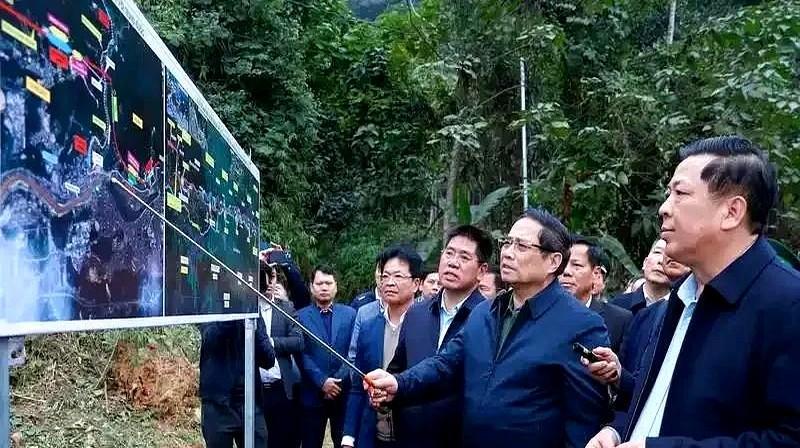 越南高铁现在没人敢接单，因为越南提的要求简直太奇葩，他不但要别人给他修高铁，而且