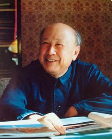 1964年，钱学森在家吃晚饭时，突然对家人大喊：“饭菜有毒，别吃！” 196