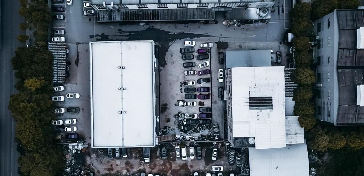 你敢信吗？就一个比指甲盖大不了多少的钢圈，卡了中国医疗设备整整三十年。我有个