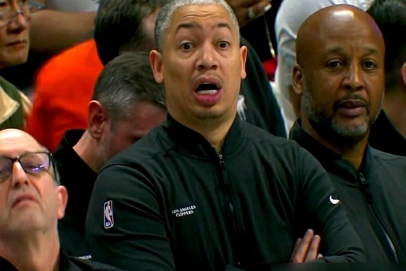 6胜21负到西部第八，快船这逆袭真是绝了！去年底惨败雷霆21分，快船直接西部