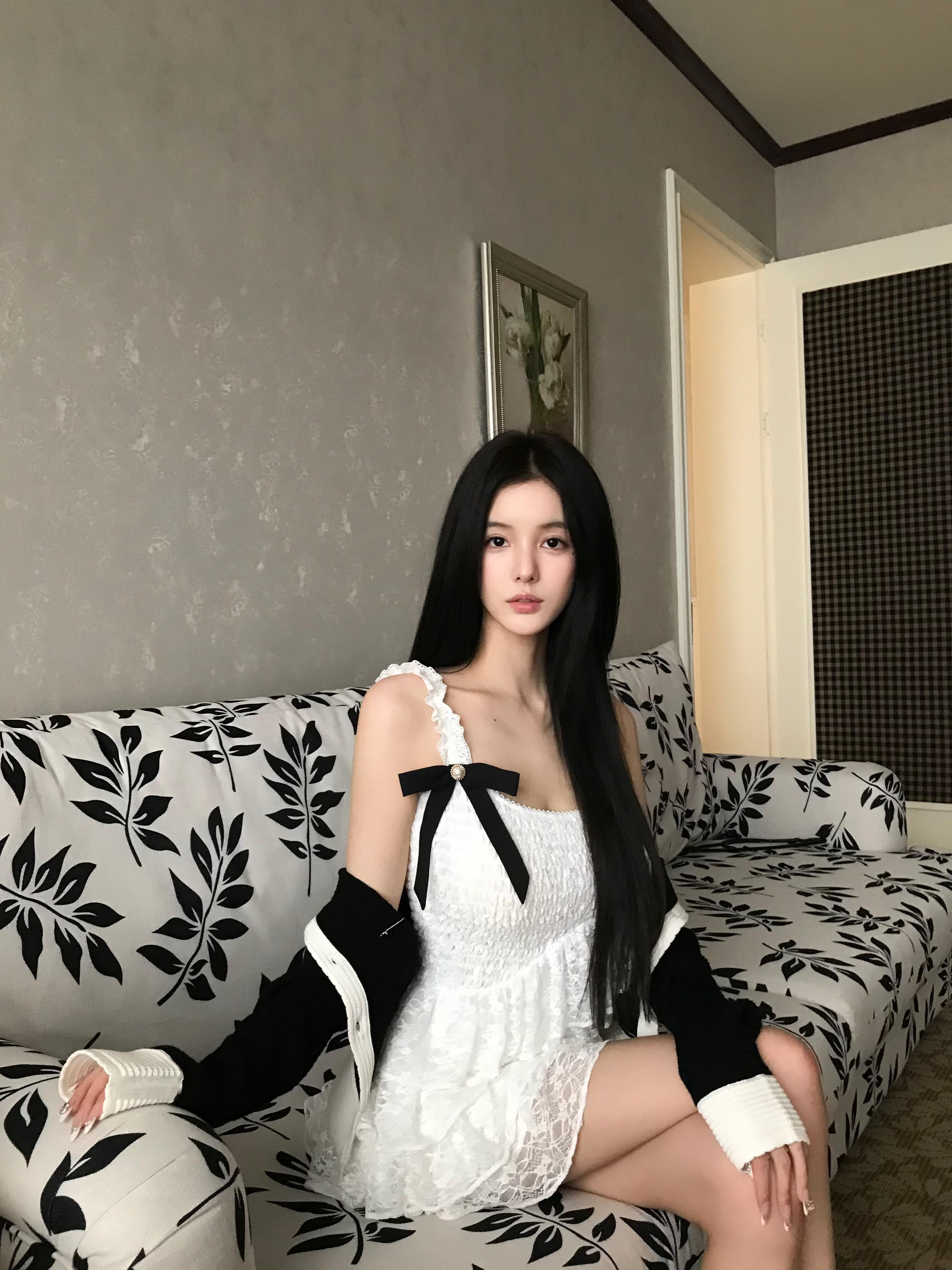 找小怡同学当模特真是下下策因为太美了…眼睛根本没办法从这张脸上移开🛎️​​