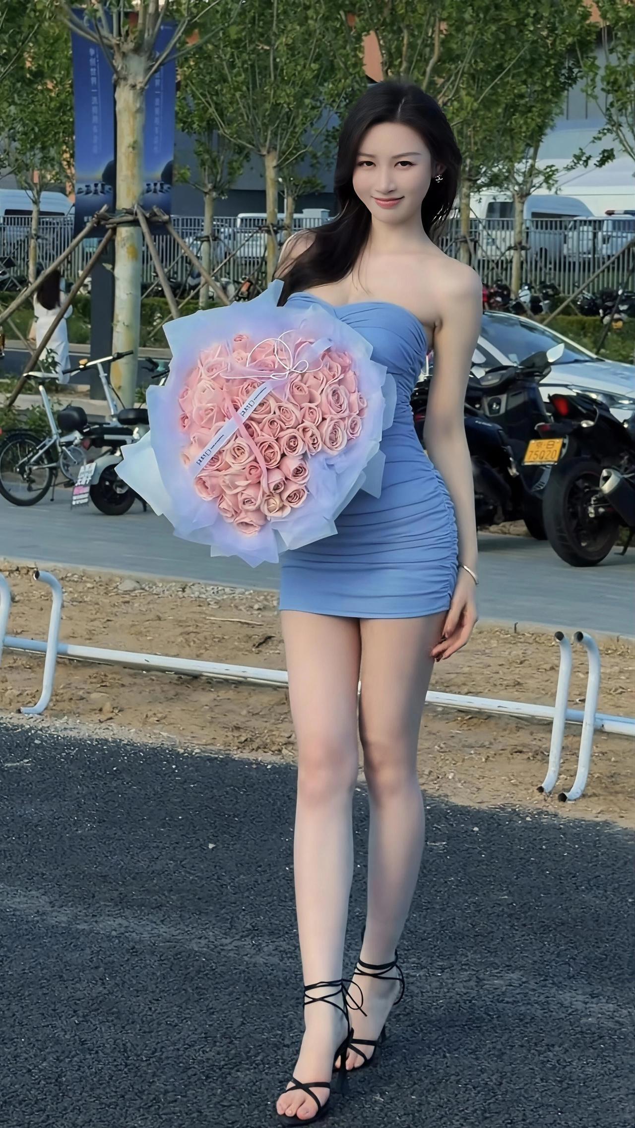 @敏敏💫@小敏～御姐大长腿气质这一块拿捏死死的美女