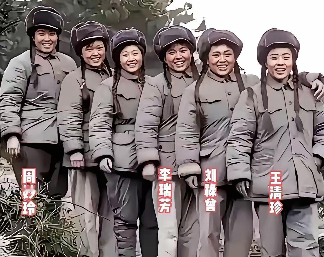 军博馆这张老照片，越看越懂什么叫“柔中带刚”！1952年上甘岭的焦土上，6个志愿