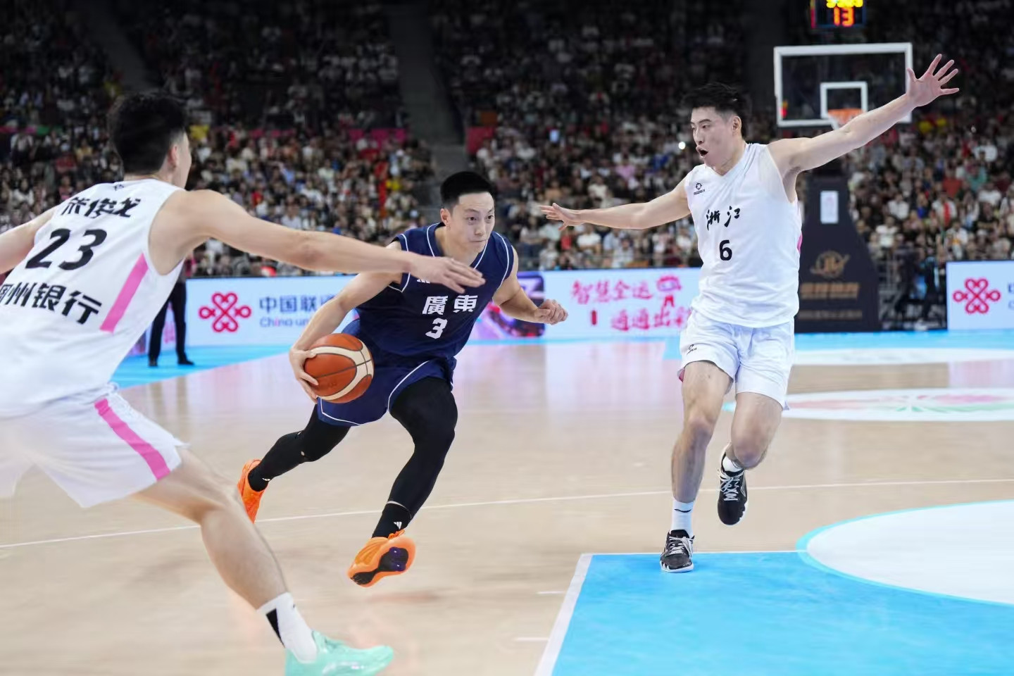 广东迎重大利好，余嘉豪缺席决赛，谨防大意轻敌，站好最后一班岗