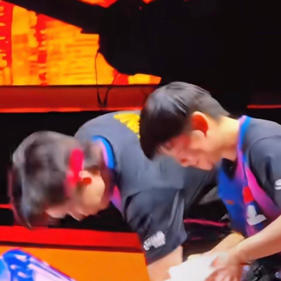 王楚钦孙颖莎我说你们俩想笑就笑吧，哈哈哈哈哈哈哈哈