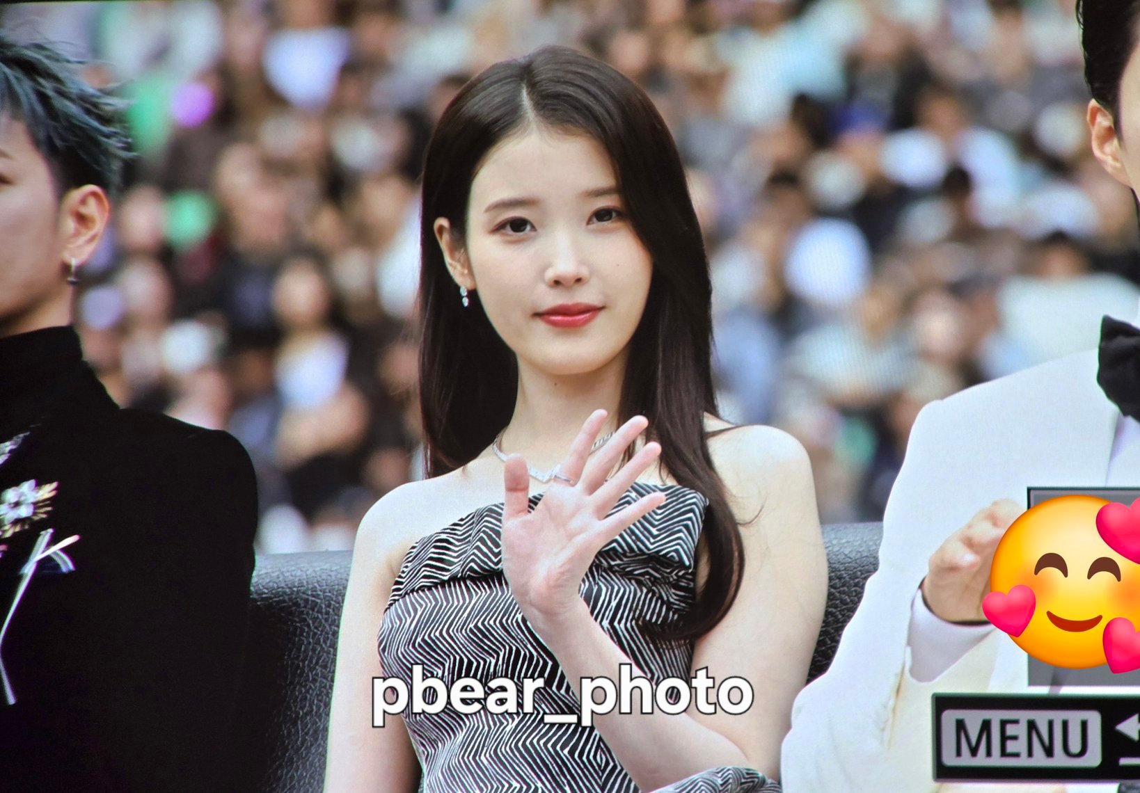 IU🌸IU出道十七周年快乐251206IU参加AAA颁奖典礼饭拍预览图