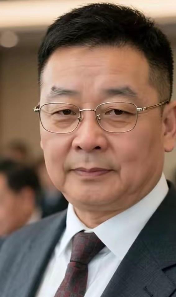 50岁正是男人最成熟最有魅力的年纪，不信你看看以下9位大叔，他们各有特点，哪一个