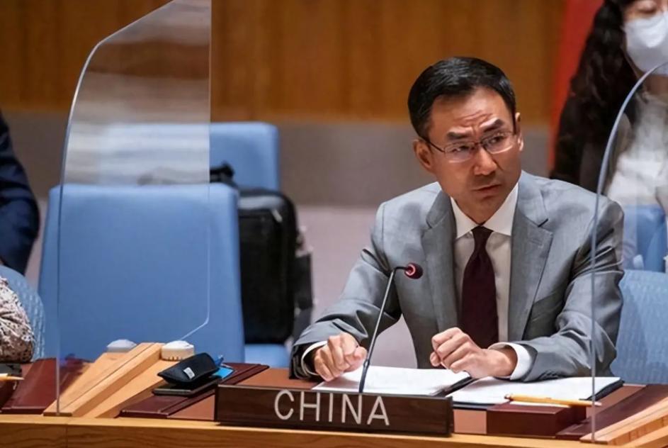 🌛联合国爆发激烈混战，耿爽罕见大骂美国：美方应该感到羞愧、耻辱。 在7