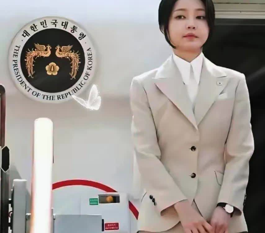 金建希的一句话让人泪目了。当地时间14日，金建希在被捕后首次接受了问讯。当天，她