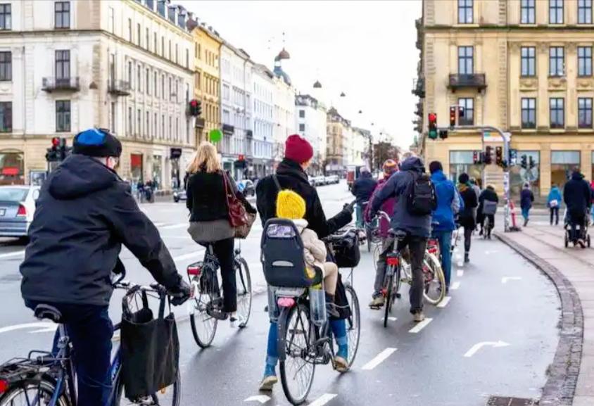估计很多人不相信盟友里竟杀出这样的叛逆者，丹麦要在最新国家安全报告里史无前例地把