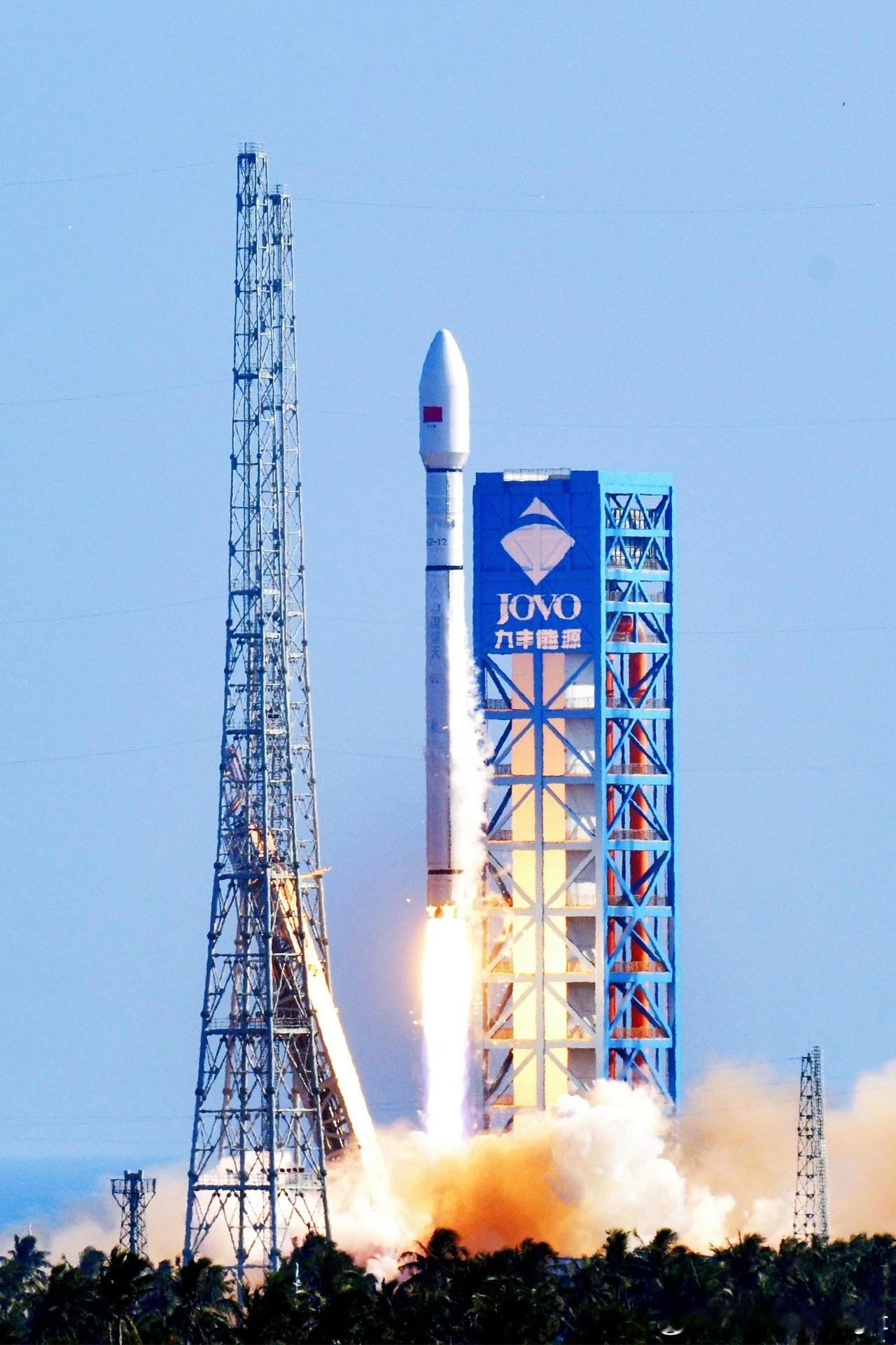 北京时间今天15时48分，长征十二号遥5运载火箭在海南商业航天发射场点火起飞，将