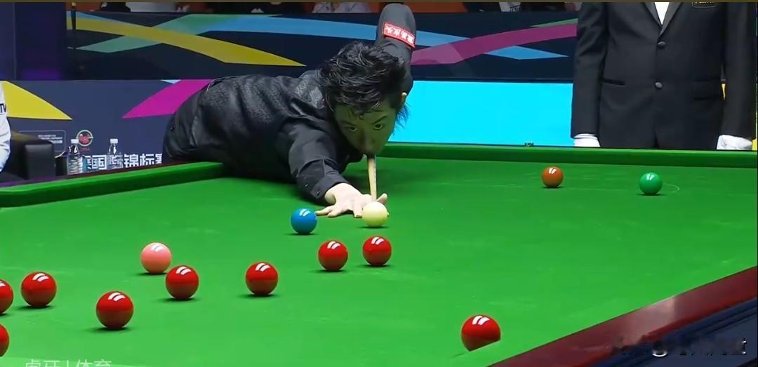 恐怖六连鞭再现！吴宜泽创十二连胜壮举。2025斯诺克国锦赛，巴里•霍金斯vs吴