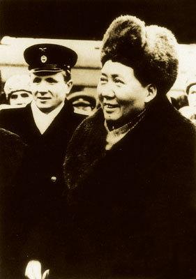 1949年，毛主席第一次出访苏联，专列上李克农突然毛主席：“主席，你知道美国总统