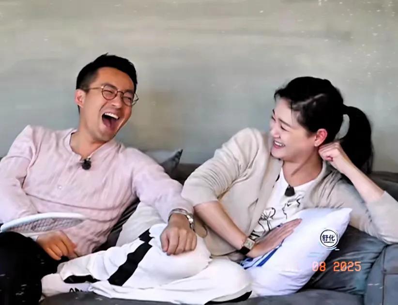 汪小菲和大S在一起时，确实给人一种夫妻相的感觉，他们的相处自然且充满甜蜜。‌