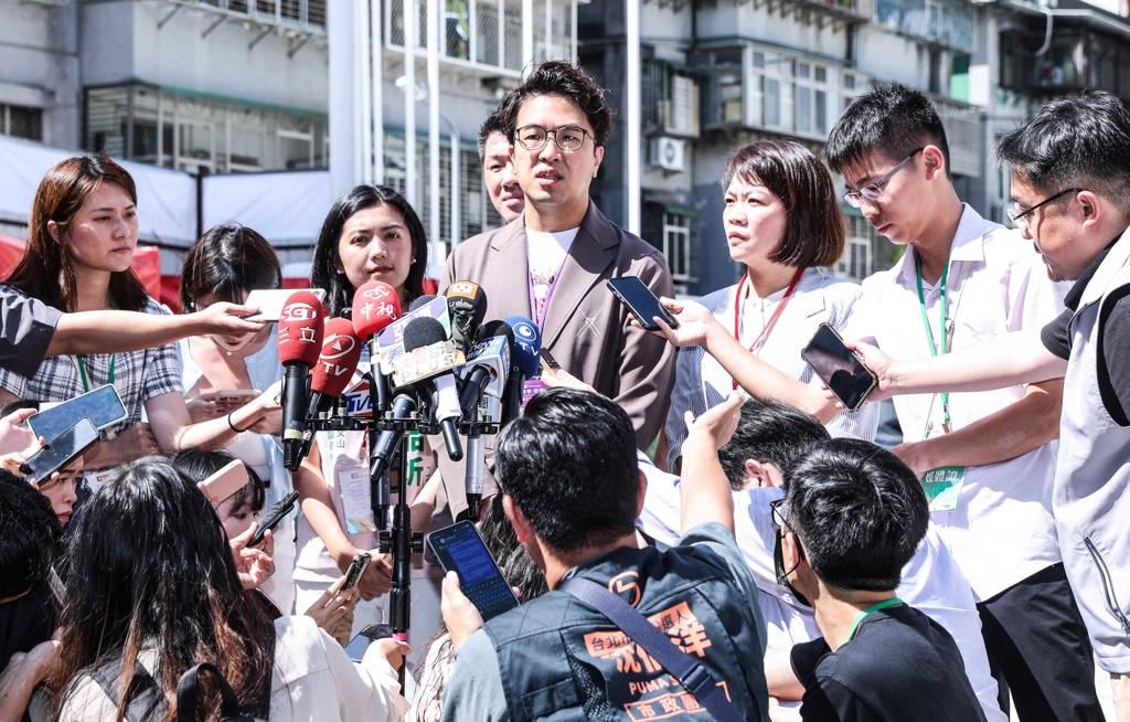 沈伯洋声势起来了？李永萍曝选举结果得靠2事见真章民进党台北市长参选人沈伯洋近日