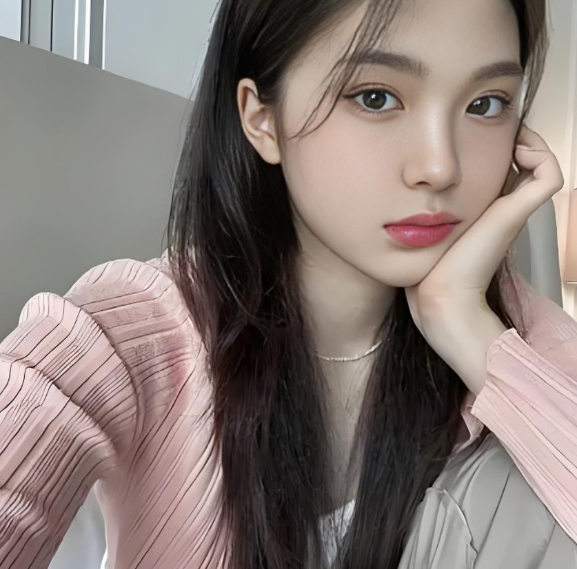 1.当女人说：下雨没带伞低情商：下次记得带高情商：三分钟后到2