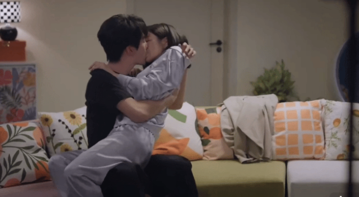 找到陈晓坚持离婚的原因了，可能就是看了这段吻戏，陈妍希新剧和周柯宇也吻得太激