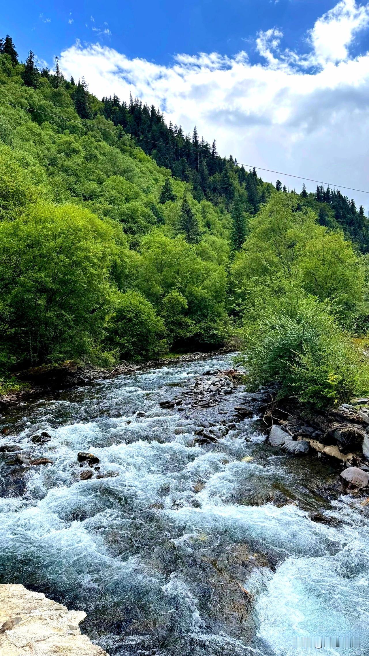 川西马尔康最美第一村，夏日18℃的毛木措炎炎夏日哪里过？成都人会告诉你，川西
