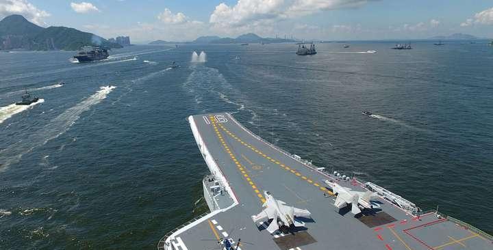 有人夸大或炒作辽宁舰编队的威慑作用！辽宁舰编队，与1艘055大驱，2艘052D驱